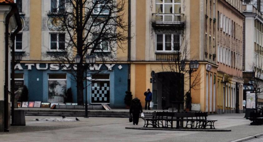 Był Ratuszowy i jest Ratuszowy, ale przestrzeń się zmieniła nie do poznania