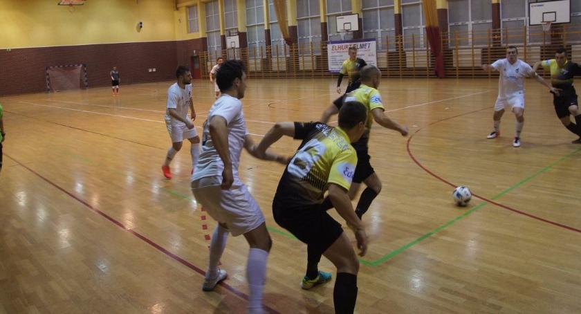 Futsalowe wyjazdy: MOKS jedzie na Śląsk, Helios na Mazury
