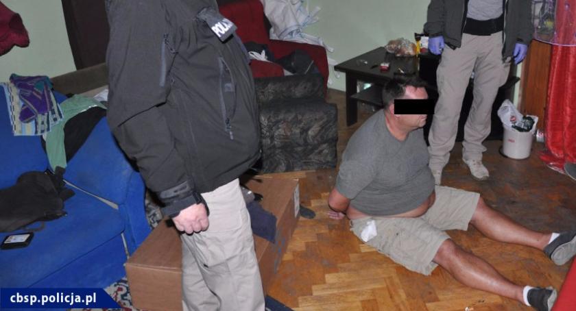 Sutenerzy i stręczyciele za kratami. Policja rozbiła gang przestępczy