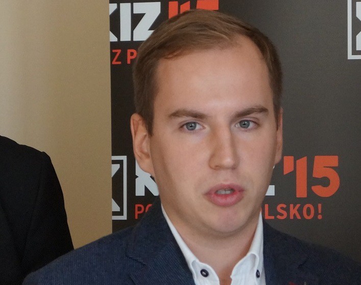 Młody poseł wakacje przeznacza na pracę oraz spotkania z ludźmi. I pilnowanie rządu
