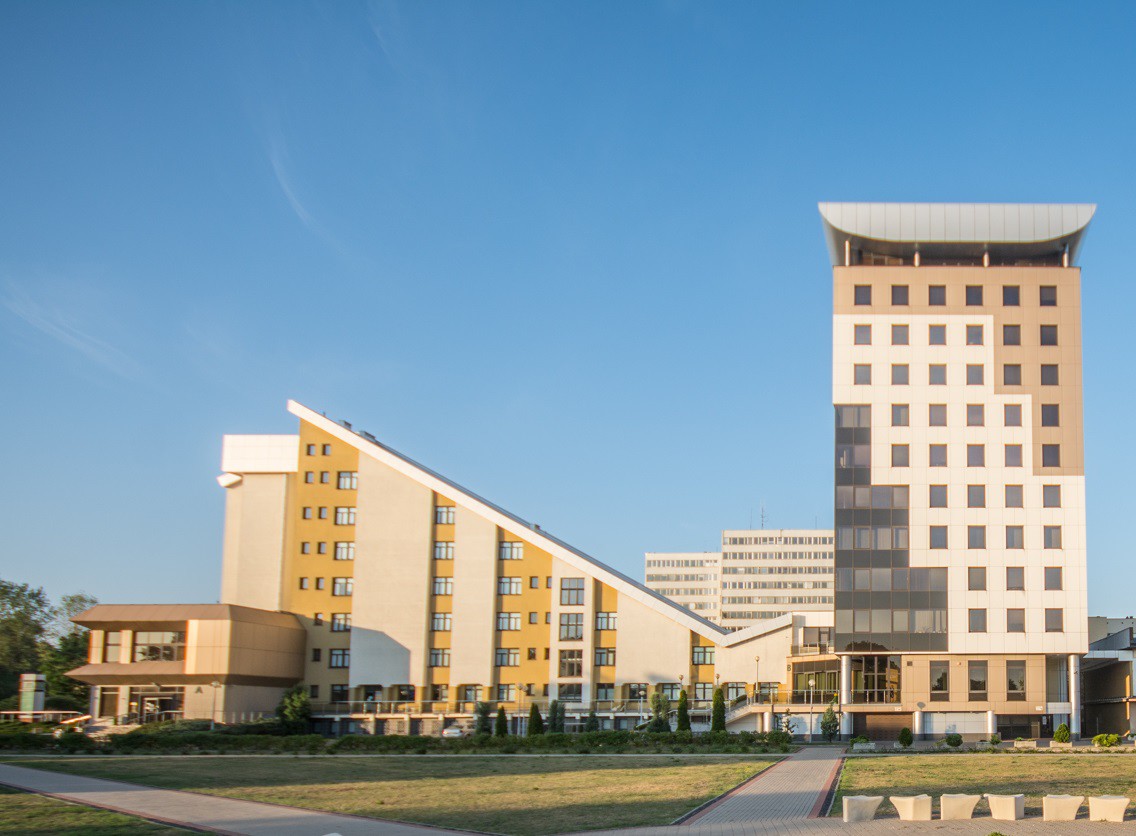 ZUS ma zamiar oszczędzać. Proponuje zakładanie kont bankowych, bo na pocztę idą miliony złotych