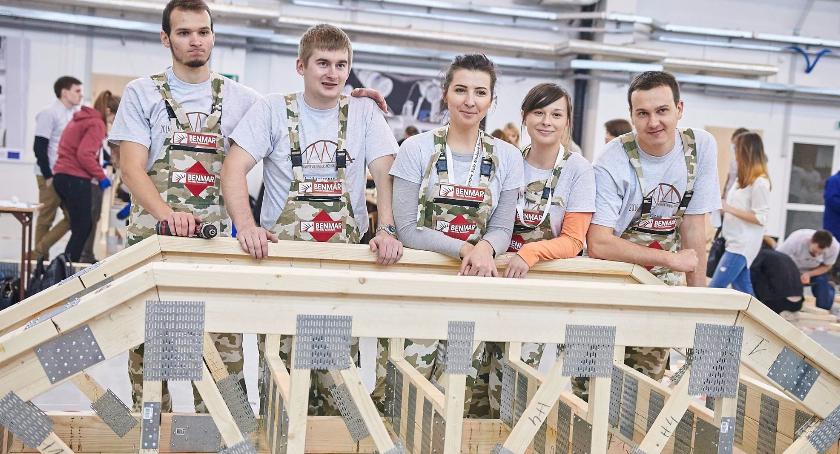 Studenci zabierają się za budowę mostów drewnianych 