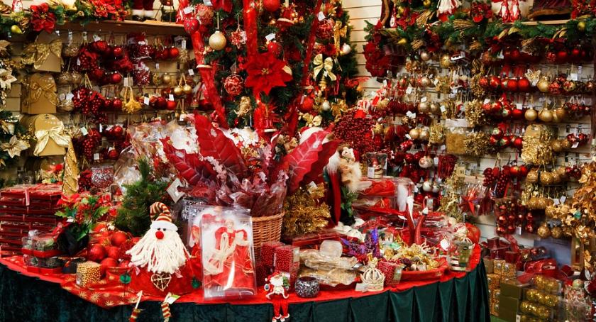 To jeszcze święta Bożego Narodzenia, czy już Holiday Season? Handlowcy grają na naszych emocjach
