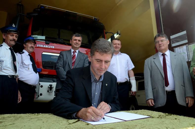 Strażacy z Supraśla dostali od wojewody nowy budynek
