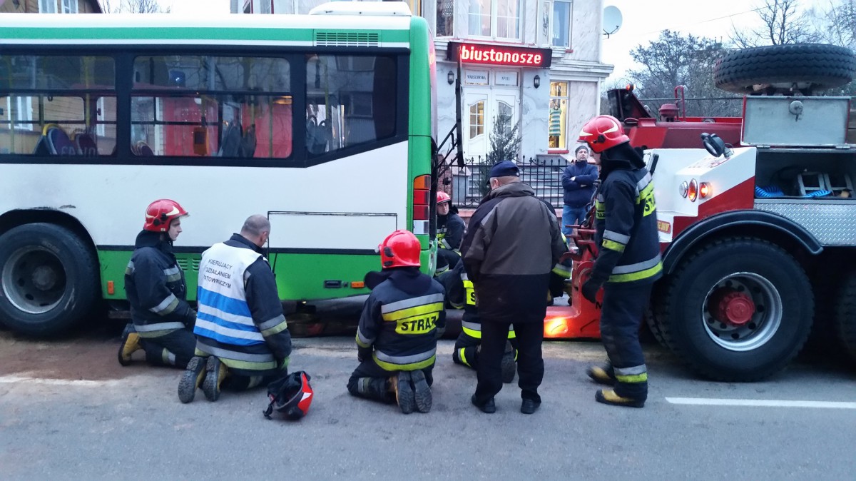 Na Warszawskiej autobus BKM zgubił koło