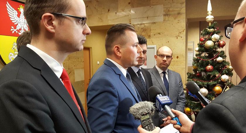 Bezpłatne przejazdy komunikacją miejską, nowy basen i drogi osiedlowe