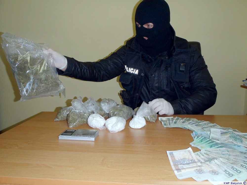 Handlowali narkotykami, teraz posiedzą