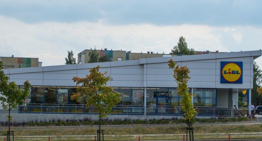Dyskontów i supermarketów już u nas dostatek. Robi się ciasno