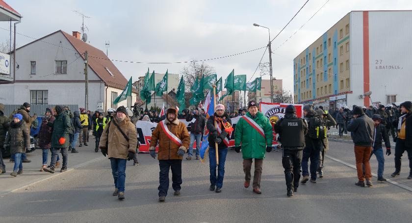 Hajnówka: nacjonaliści na ulicach, kontrmanifestacja i podzieleni mieszkańcy [ZDJĘCIA]