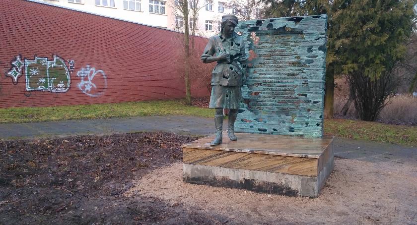 Radni nie będą stali przy śmietniku jak prezydent