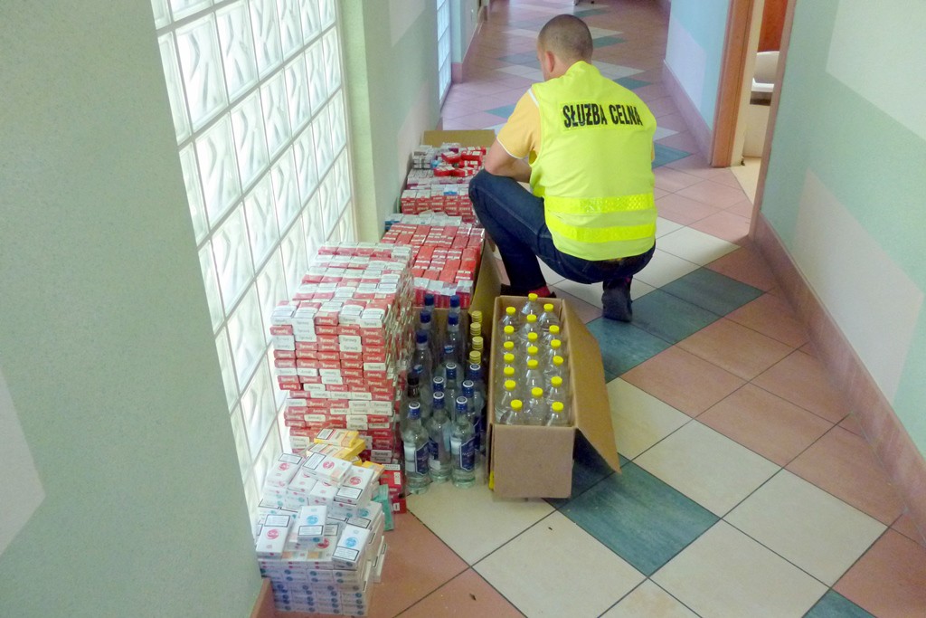 Celnicy przeprowadzili naloty na przemytnicze dziuple