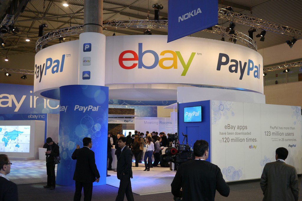 Użytkownicy eBay powinni zmienić hasła; status PayPal jest wciąż niepewny