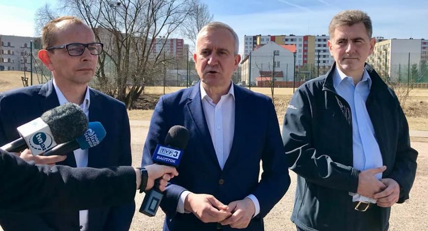 Na Podlasiu ruszył konwój wstydu. Platforma zapowiada, że będzie jeździł do skutku