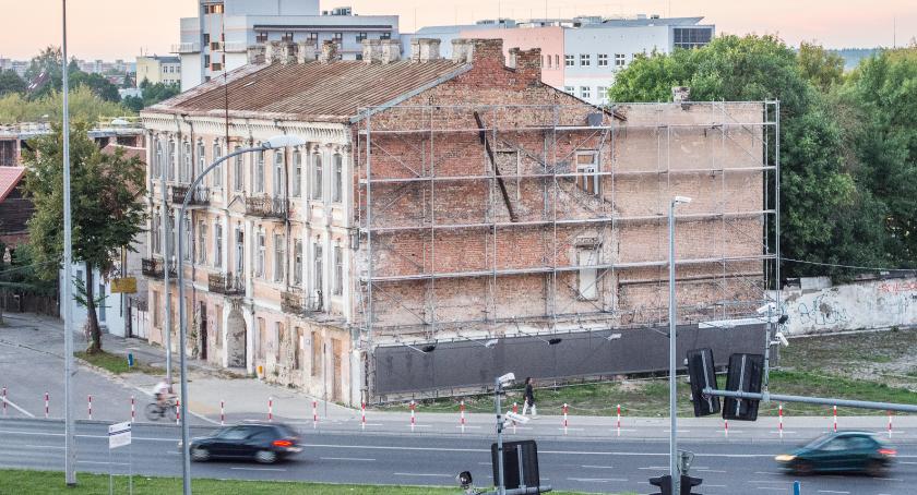 Pudrowaniem trupa też można się chwalić