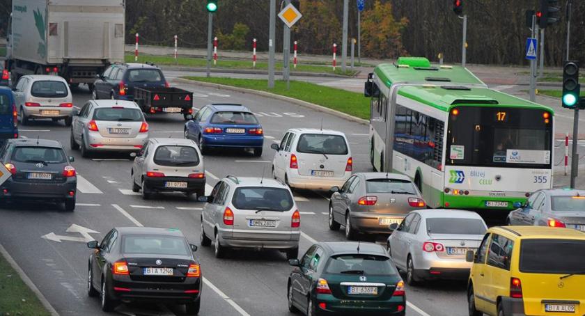 Na dworze ciepło, kierowcom podczas płacenia też