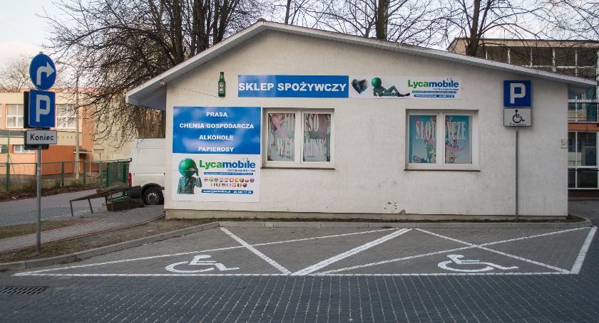 Taka gmina: Won z polityką czyli niepełnosprawni, śmierć i kanapowa filozofia