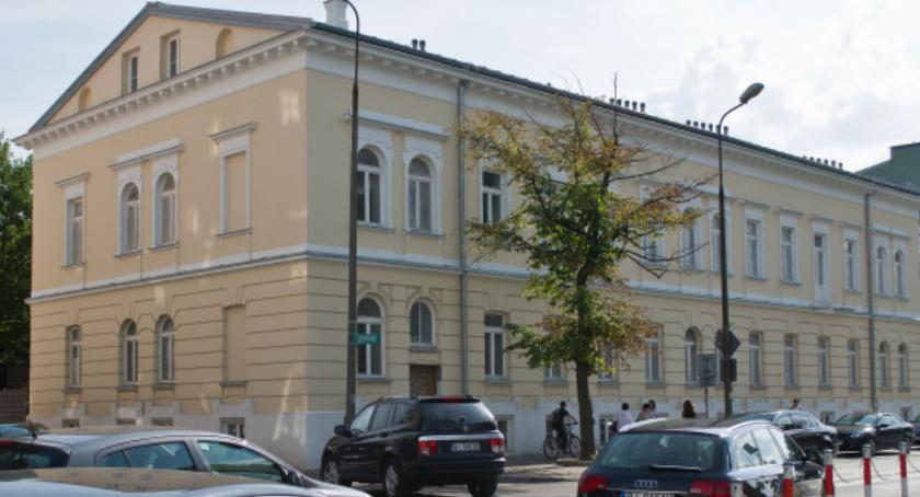 Jak to się stało, że sala była i się zmyła?