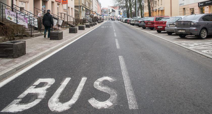 Karetki i motocykle na buspasy