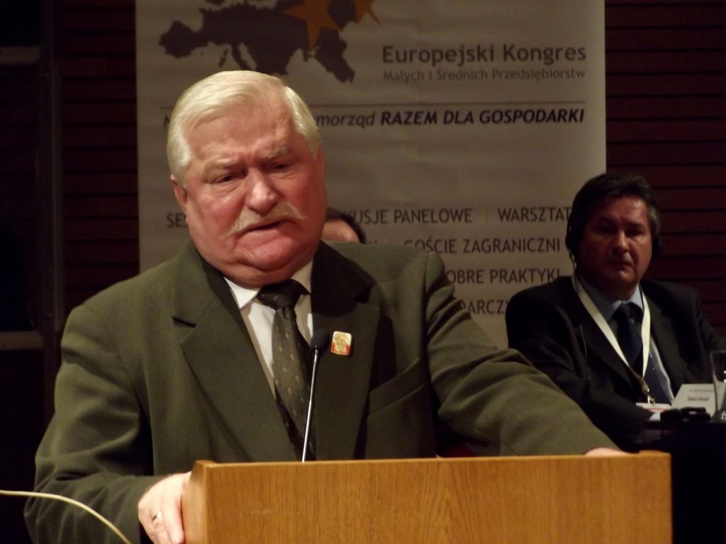 Cztery zarzuty, może będzie piąty – za zakłócanie spotkania z Lechem Wałęsą