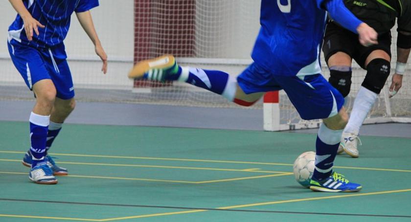 Futsal: MOKS skończył sezon porażką, ale utrzymał się w lidze