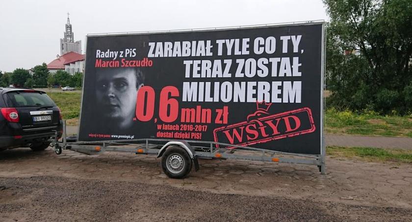 Konwój Wstydu zatankowany… i pojechał
