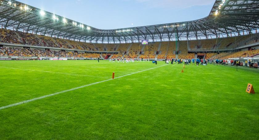 Stadionowa murawa posłuży Wiktorii. Jak bardzo posłuży, to zależy od Was