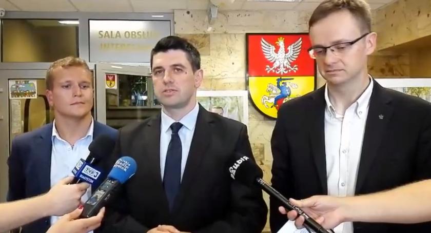 Więcej pieniędzy w budżecie. Będą podwyżki dla kierowców i droga dojazdowa do żłobka
