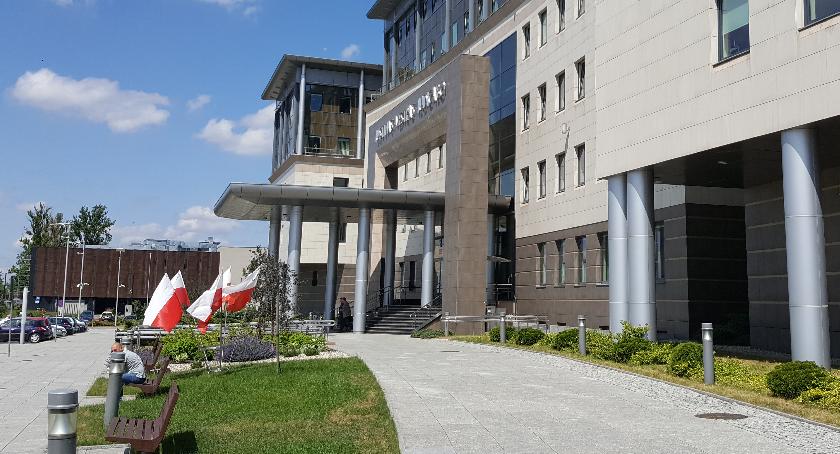 Warunkowe umorzenie za oplucie policjanta i ugryzienie w palec