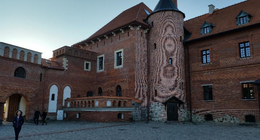 Podlasie nie gorsze, swój zamek ma. Nie w puszczy, tylko nad Narwią