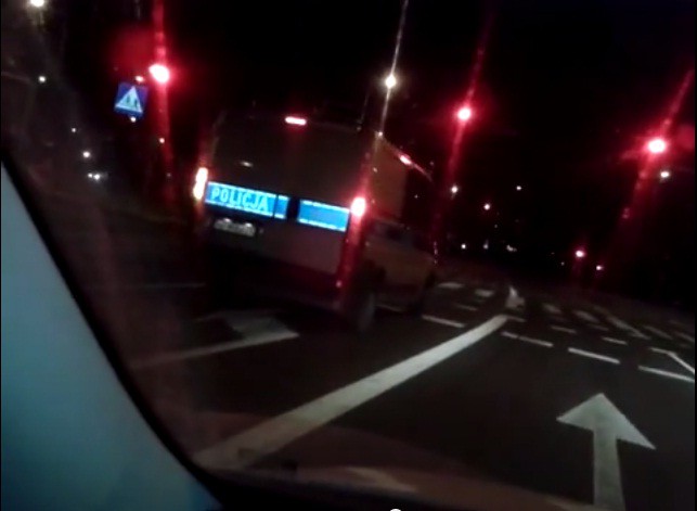 Nocne rajdy radiowozem (Zobacz film)