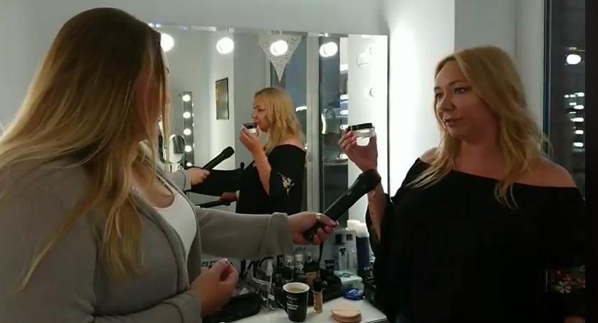 Makijaż w afrykańskich upałach nie musi spływać wraz z potem