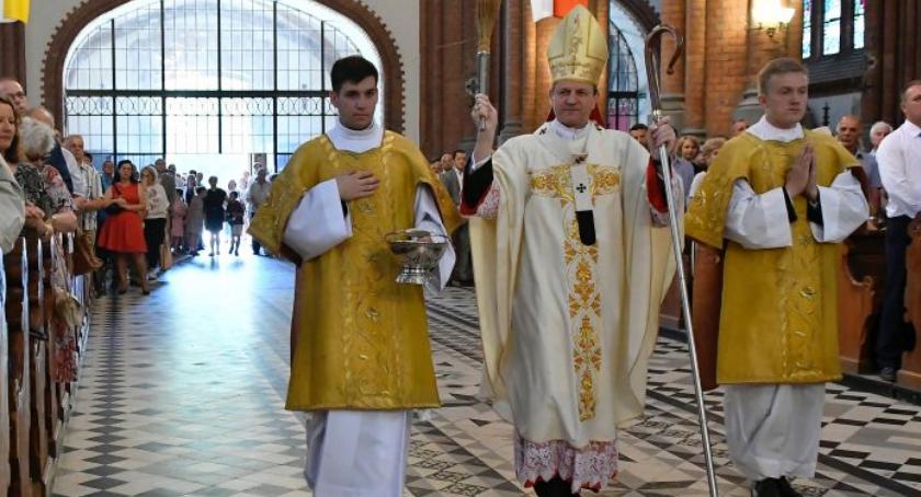 Negowanie miłości małżeńskiej prowadzi do destabilizacji małżeństwa i rodziny