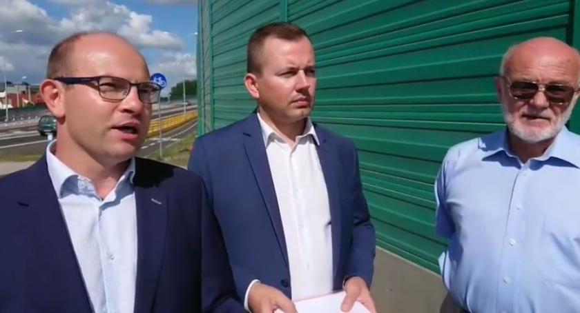 Za chwilę skończą się wakacje, a taksówek na buspasach brak