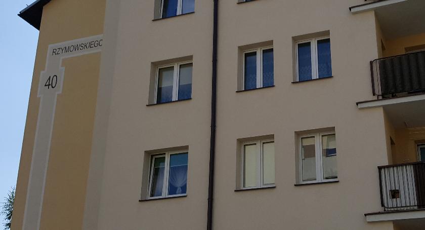 Na budynku komunalnym długo był komunistyczny patron