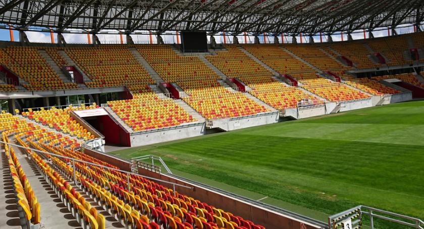 Zatruci miedzią i wściekli. Jagiellonia przegrała w wymianie ciosów z beniaminkiem 