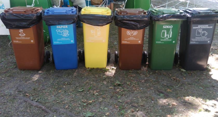 Kolorowe kontenery na białostockich śmietnikach. O co tu chodzi? 
