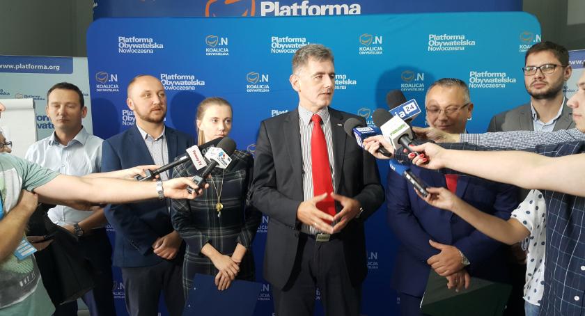 Platforma chce „upić” wyborców swoim sześciopakiem