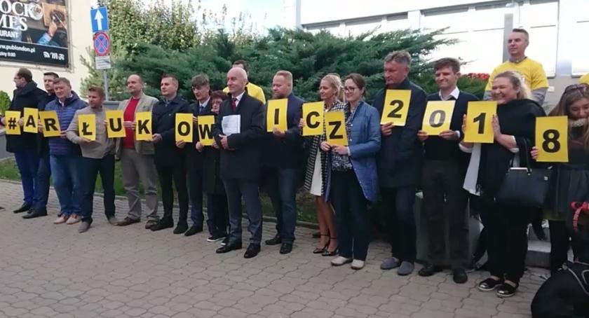 Arłukowicz oficjalnie zarejestrowany. Prezydent Truskolaski utrudnia mu kampanię