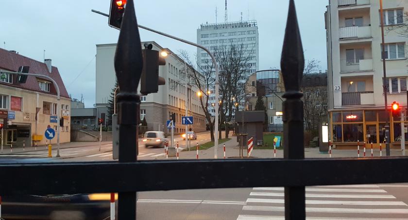 Brudna kampania w sieci prowadzona fejkowymi kontami
