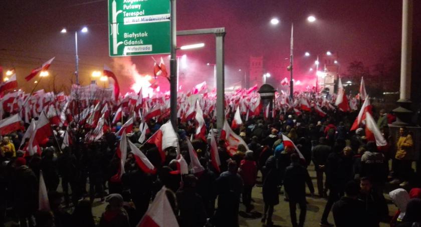 Marsz niepodległości. Uratowany, czy ukradziony? Pojednał, czy skłócił?