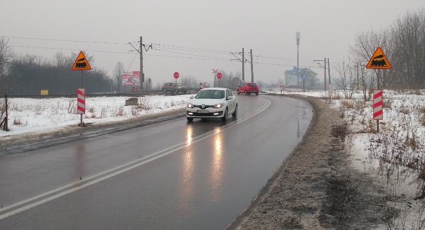 Samochodem po płytach zamiast po jezdni