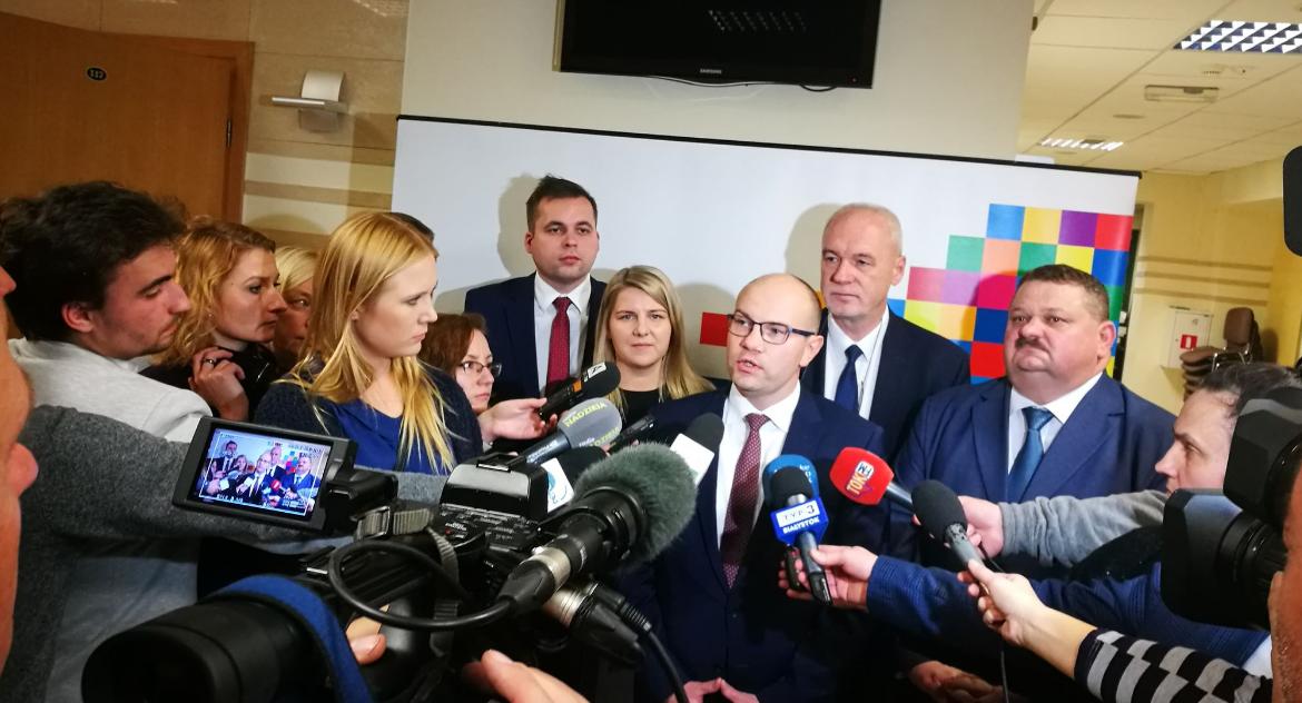 Marszałek województwa wybrany, ale propozycje na członków zarządu trzeba będzie skorygować
