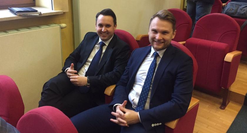 Poseł sam zwiał, a na tonącym okręcie zostawił kolegę