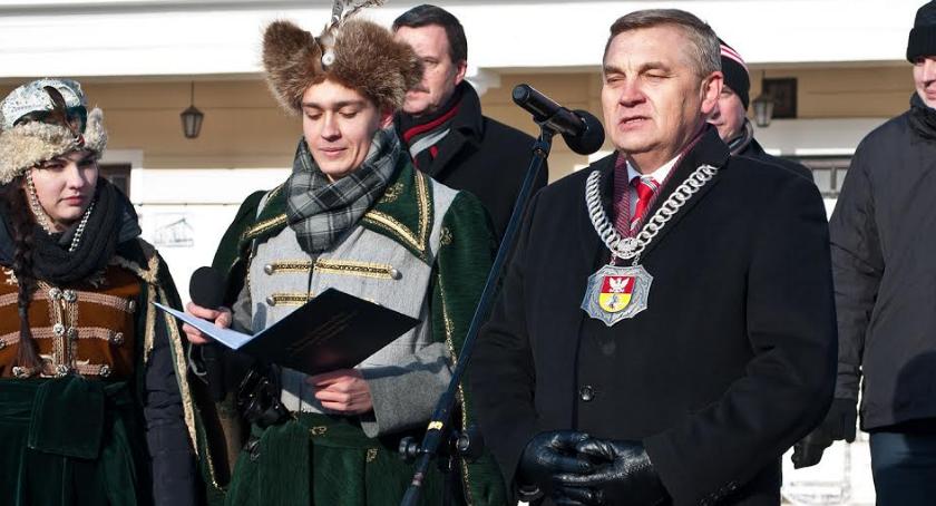 Zaniepokojenie i troska obrazą majestatu?