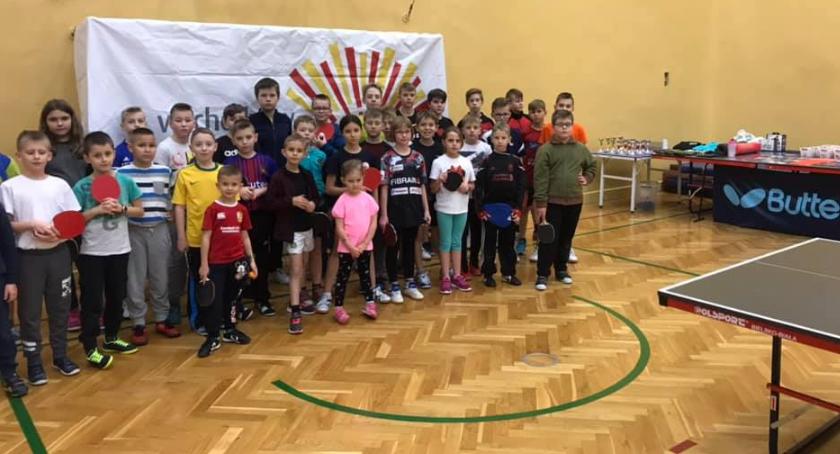 Grą w tenisa uczniowie promowali zdrowy sty życia bez używek