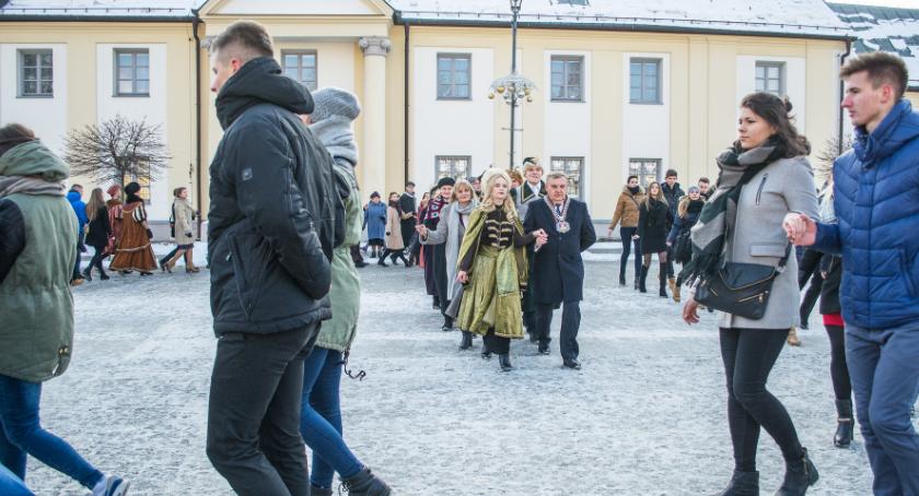 Studniówki Miejskiej nie będzie. Będą specjalne lekcje wychowawcze