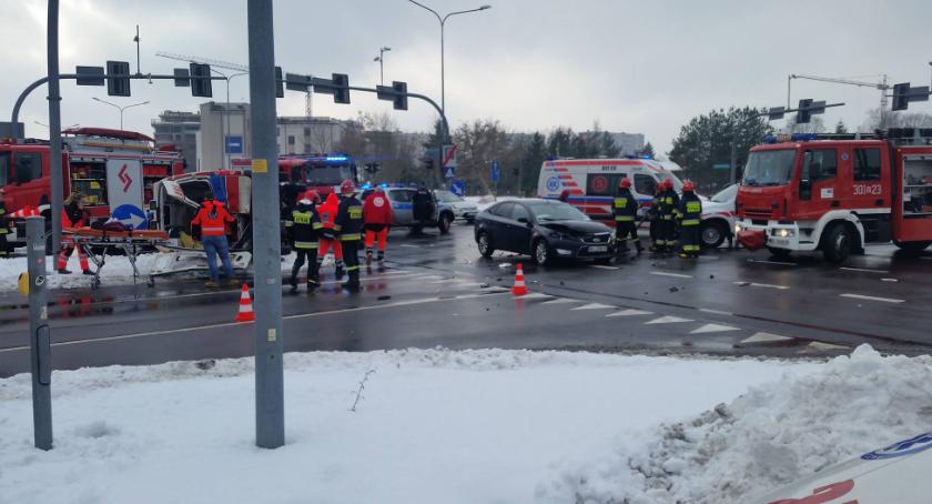 Wypadek z udziałem karetki na Kaczorowskiego