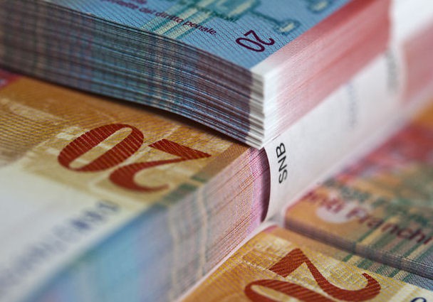Kurs franka nadal wysoki