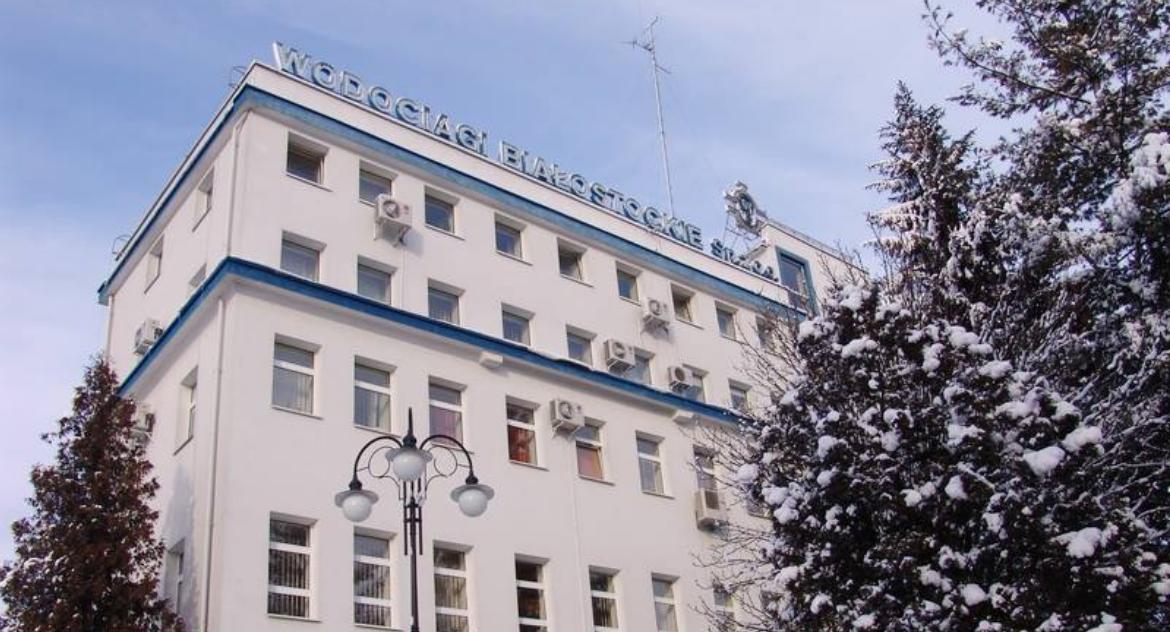 Ewakuacja z Urzędu Marszałkowskiego rozpoczęta. Na początek do Wodociągów Białostockich