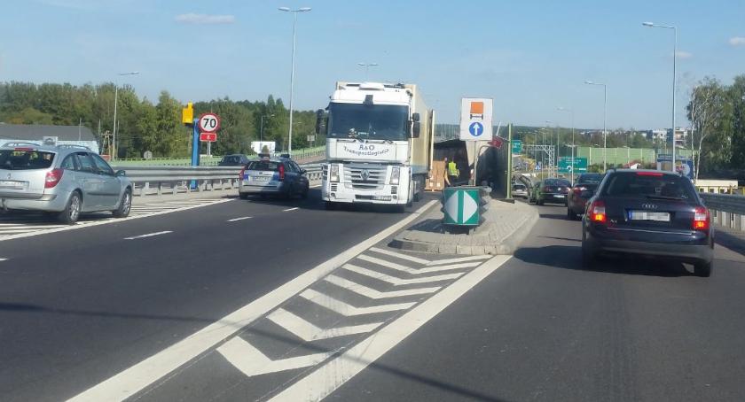Nowa serwisówka i ścieżka rowerowa na wylotówce do Warszawy